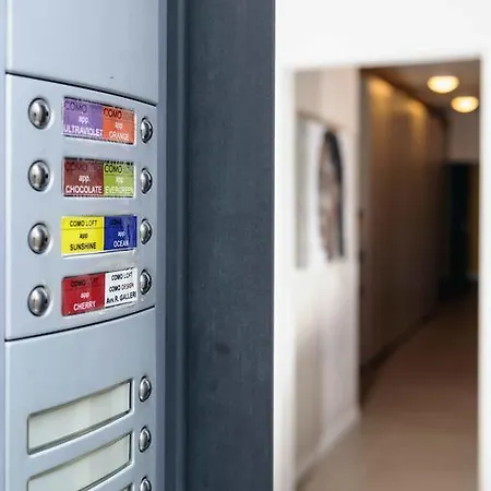 科莫洛夫特公寓酒店 *