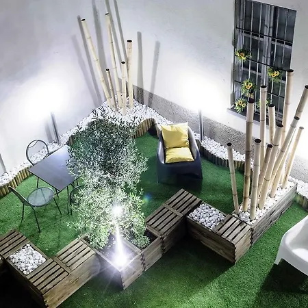 科莫洛夫特公寓酒店 *